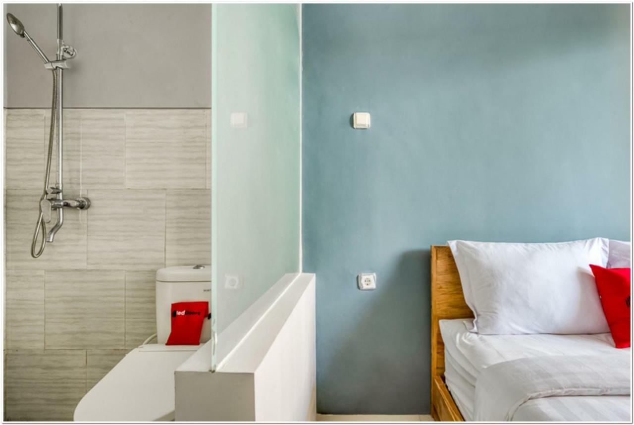 Reddoorz @ Bypass Juanda Airport Hotell Sidoarjo Exteriör bild