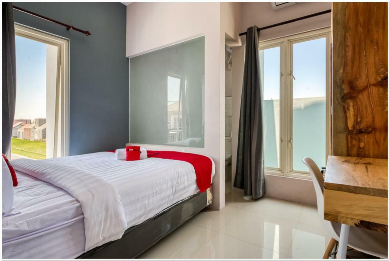 Reddoorz @ Bypass Juanda Airport Hotell Sidoarjo Exteriör bild